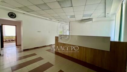 Помещение своб.назн., 370 м², 1/5 эт.
