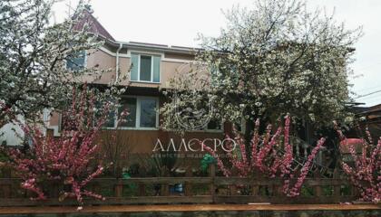 Дом, 240 м², 2 эт.