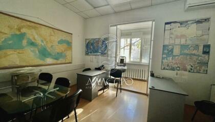 Офис, 70 м², 1/3 эт.