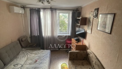 Комната, (всего 3 ком.), 60 м², 2/5 эт.