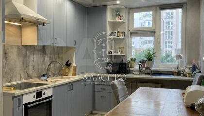 2-к квартира, 50 м², 1/10 эт.
