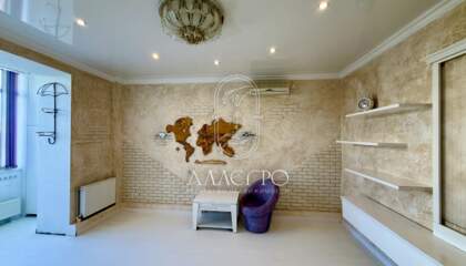 4-к квартира, 100 м², 2/2 эт.