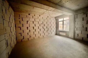 2-к квартира, 69 м², 1/3 эт.